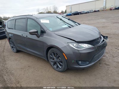 CHRYSLER PACIFICA 2018