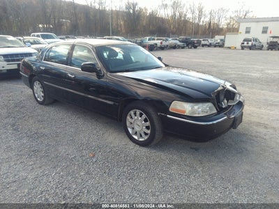 LINCOLN TOWN CAR 2009