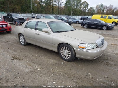 LINCOLN TOWN CAR 2004