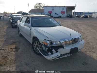 LINCOLN TOWN CAR 2004