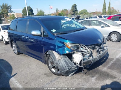 TOYOTA SIENNA 2011