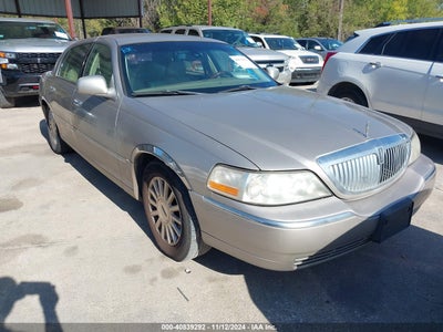 LINCOLN TOWN CAR 2003
