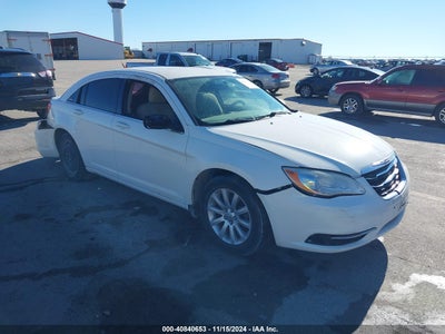 CHRYSLER 200 2011