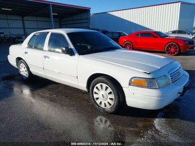 FORD CROWN VICTORIA 2011