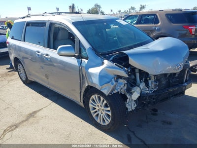 TOYOTA SIENNA 2013