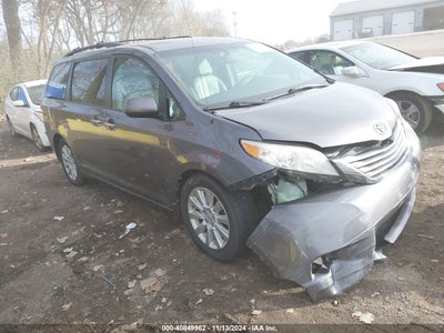 TOYOTA SIENNA 2013