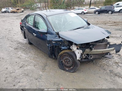 NISSAN VERSA 2017