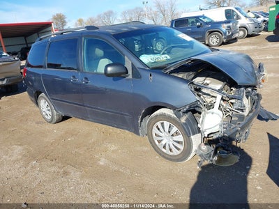 TOYOTA SIENNA 2010
