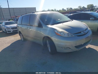 TOYOTA SIENNA 2010