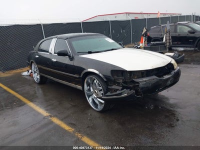 LINCOLN TOWN CAR 2002