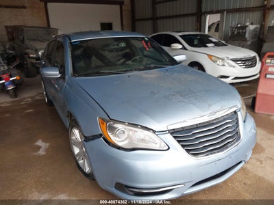 CHRYSLER 200 2013