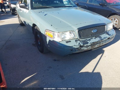 FORD CROWN VICTORIA 2011