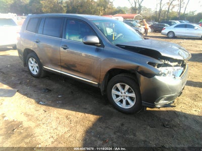 TOYOTA HIGHLANDER 2013