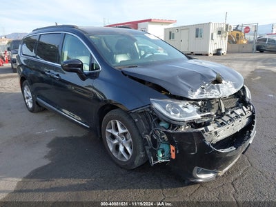 CHRYSLER PACIFICA 2017
