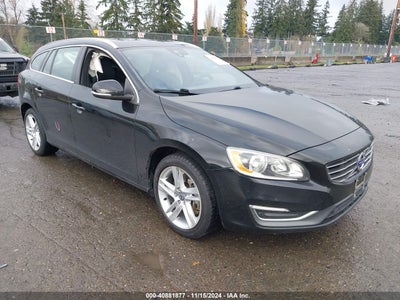 VOLVO V60 2015