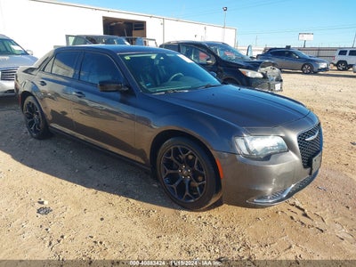 CHRYSLER 300 2019
