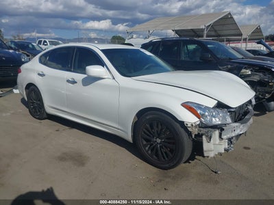 INFINITI M37 2011