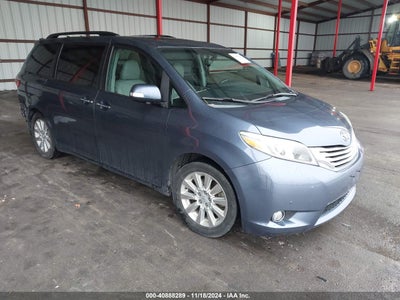 TOYOTA SIENNA 2015