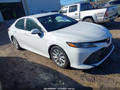 TOYOTA CAMRY 2018