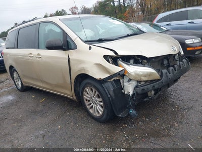 TOYOTA SIENNA 2013