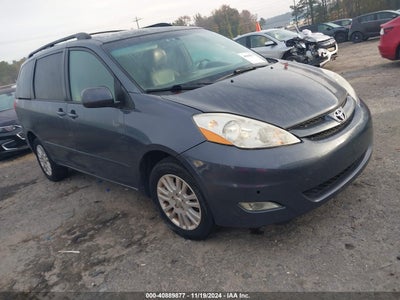 TOYOTA SIENNA 2010