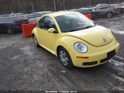 VOLKSWAGEN NEW BEETLE 2010
