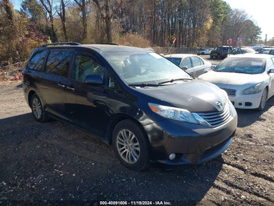 TOYOTA SIENNA 2016