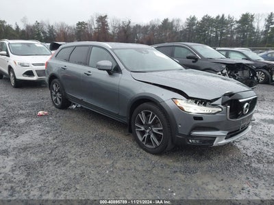 VOLVO V90 CROSS COUNTRY 2017