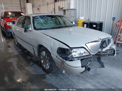 LINCOLN TOWN CAR 2005