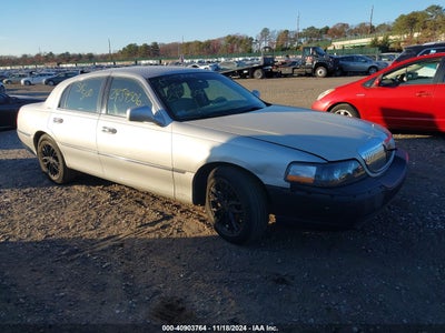 LINCOLN TOWN CAR 2003