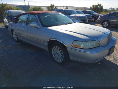 LINCOLN TOWN CAR 2003