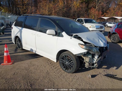 TOYOTA SIENNA 2011