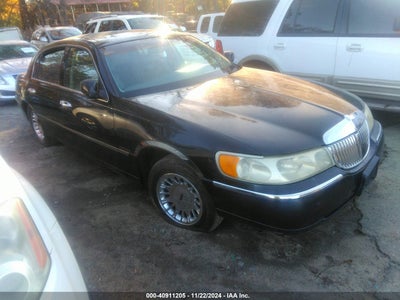 LINCOLN TOWN CAR 2000