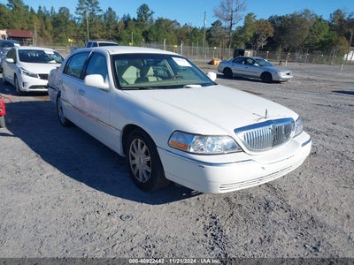 LINCOLN TOWN CAR 2009