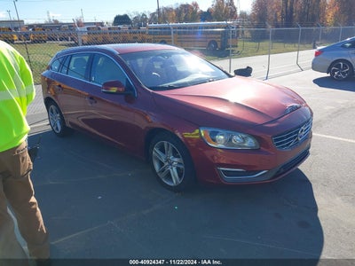 VOLVO V60 2015