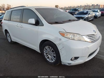 TOYOTA SIENNA 2015