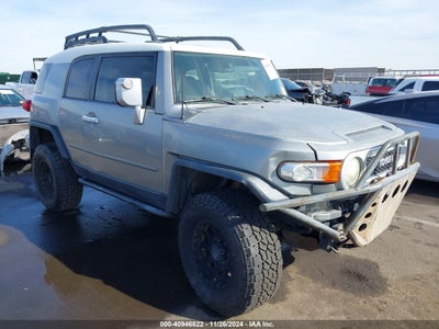 TOYOTA FJ CRUISER 2011