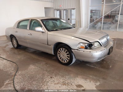 LINCOLN TOWN CAR 2004