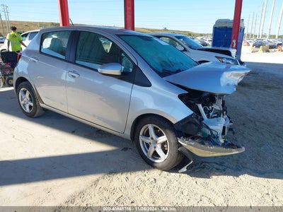 TOYOTA YARIS 2015