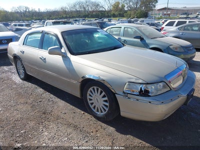 LINCOLN TOWN CAR 2005
