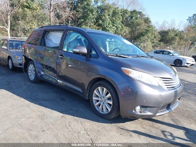 TOYOTA SIENNA 2013