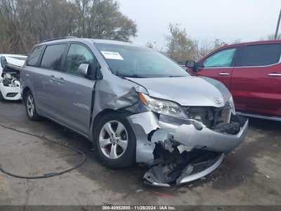 TOYOTA SIENNA 2015