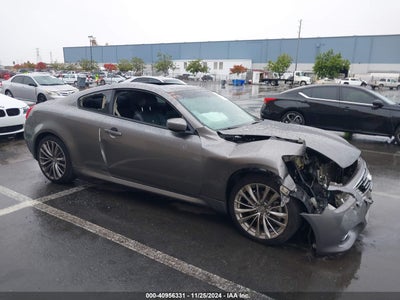 INFINITI G37 2011