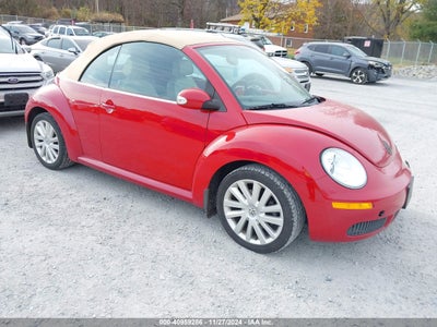 VOLKSWAGEN NEW BEETLE 2010