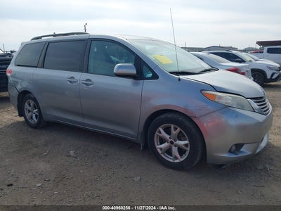 TOYOTA SIENNA 2012