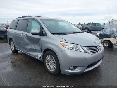 TOYOTA SIENNA 2015