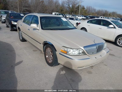 LINCOLN TOWN CAR 2003