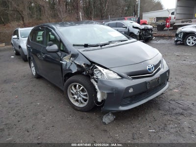 TOYOTA PRIUS V 2012