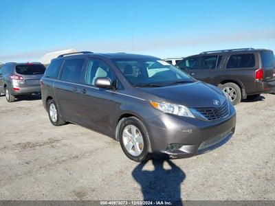TOYOTA SIENNA 2015