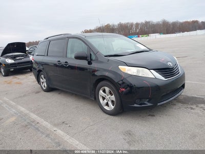 TOYOTA SIENNA 2011